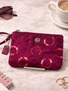 Y2K Coach Fuchsia Sequin Wristlet Pink Signature logo wallet Clutch